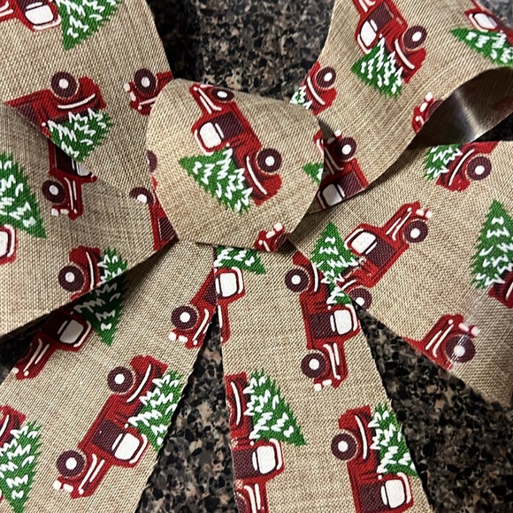 🎄🛻 LARGE 14” x 10” RED TRUCK CHRISTMAS HOLIDAY GIFT BOW OR HOME WALL/DOOR DECOR - Picture 2 of 5